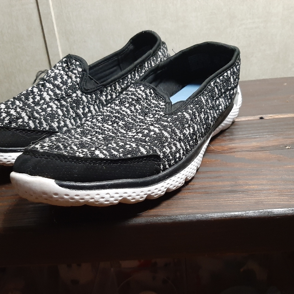 Women's shoes